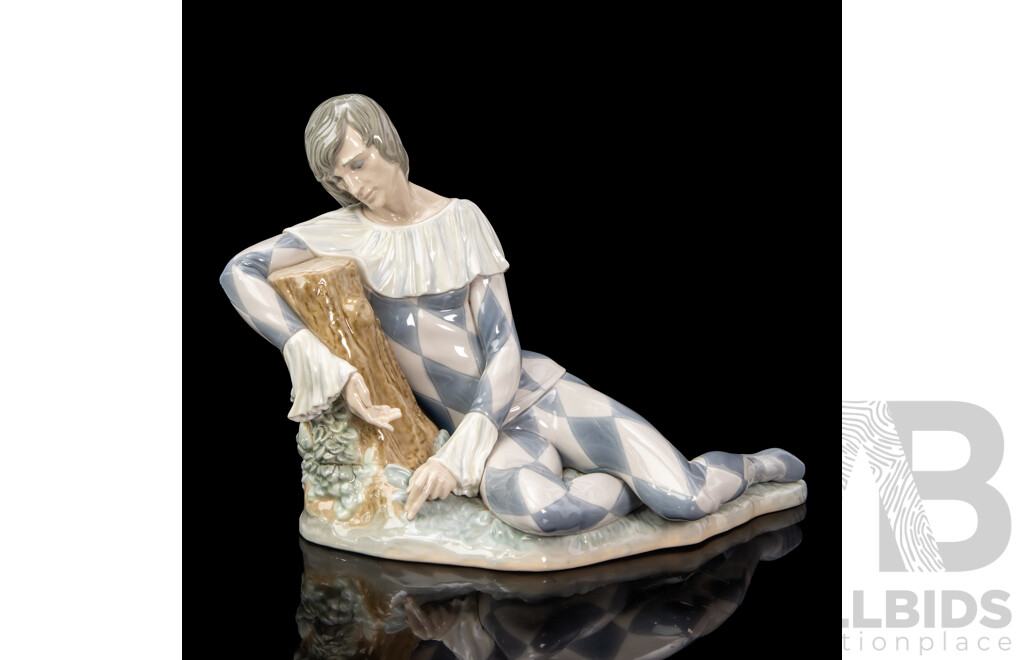 Super Rare Lladro Harlequin Reclining Figure - No. 5128 G, Circa 1982-88.