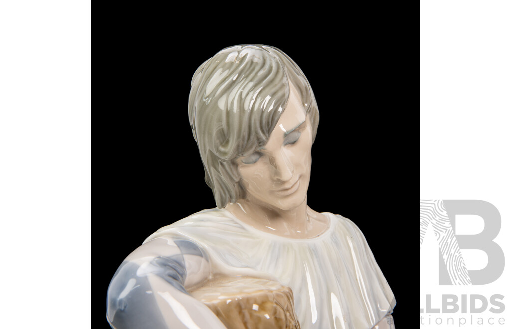 Super Rare Lladro Harlequin Reclining Figure - No. 5128 G, Circa 1982-88.