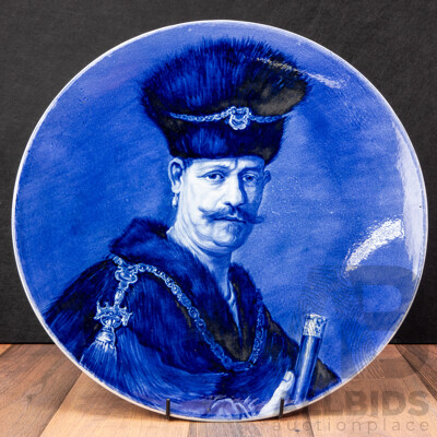 Rare Royal Delft Charger, Platelbakkerij Delft 1897–1928, Rembrandt Polish Nobleman, 36 Cm