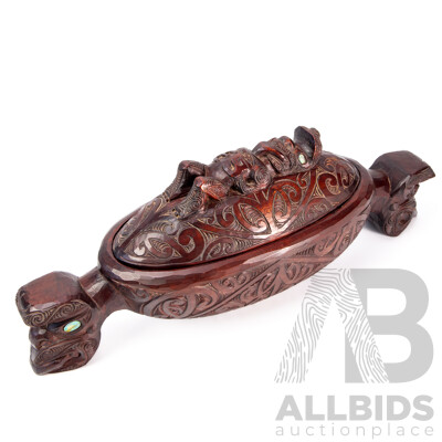 Large Maori Wakahuia Carved Wooden Feather/Treasure Box with Paua Inlay