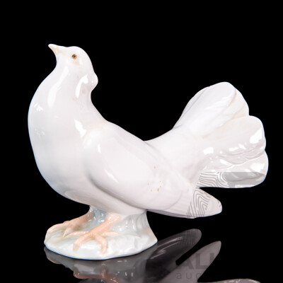 Retired Lladro Peaceful Dove Porcelain Sculpture (Model #1015). 
