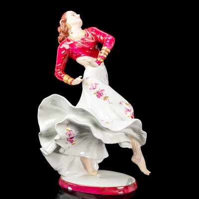 Royal Dux, Bohemia (Czechoslovakia)Art Deco Porcelain Spanish Dancer Figurine 