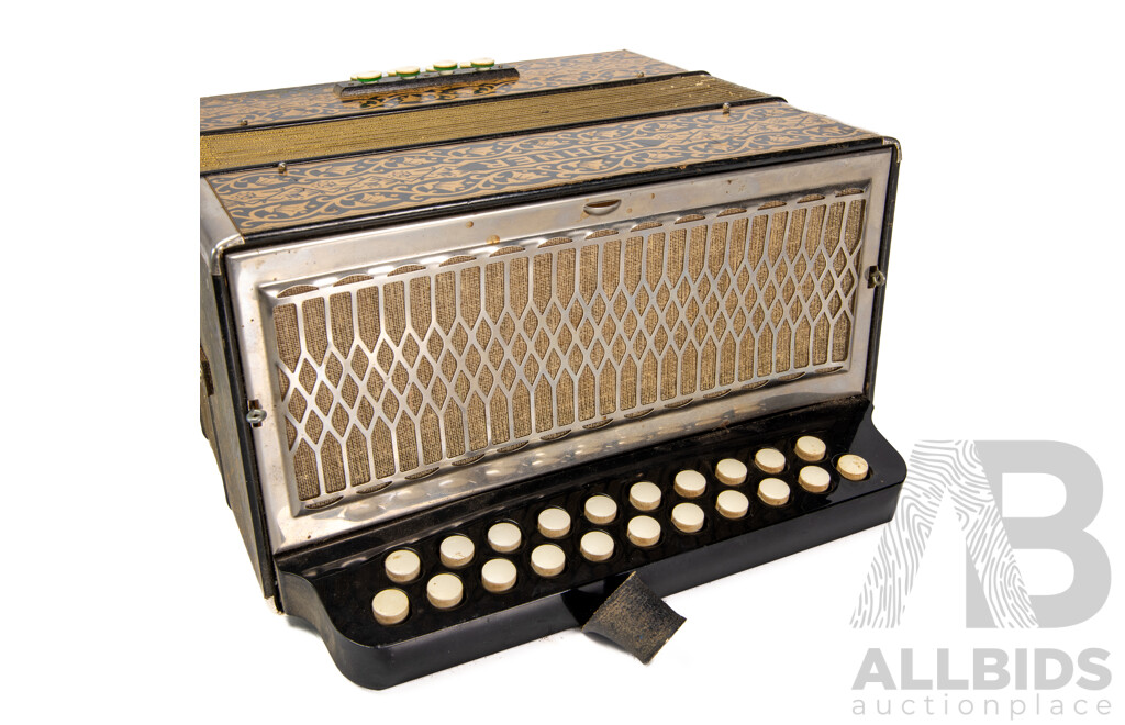 Vintage Hohner 2915 G/C Vienna Model Diatonic Button Accordion