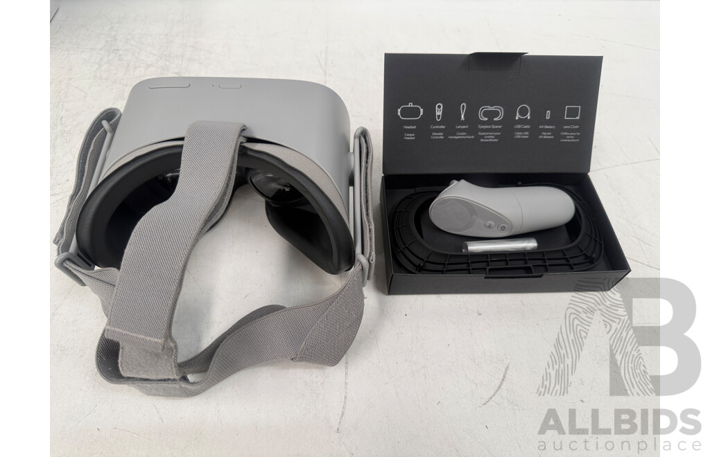 Oculus Go - Standalone VR - 64GB + 2x Boxes of Disposable Hygiene Eye Masks