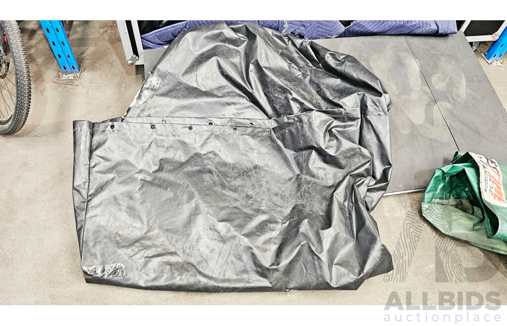 Inflatable Airscreen W/ Wheeled Road Case