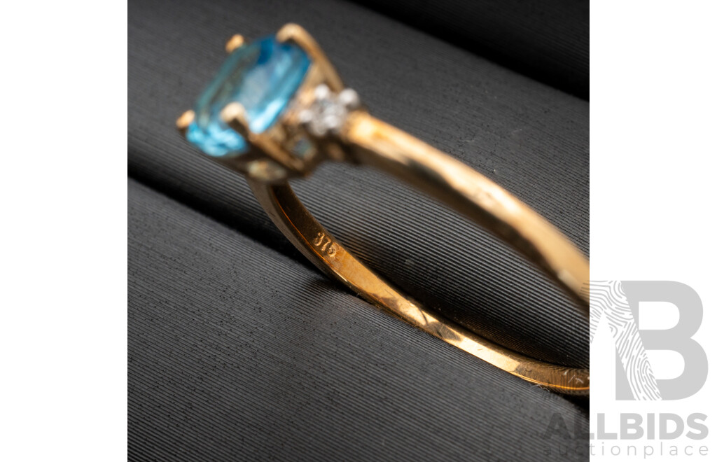 BRAND NEW - 9ct Yellow Gold Topaz & Diamond Ring, TDW0.06ct, Size N, 1.71 Grams