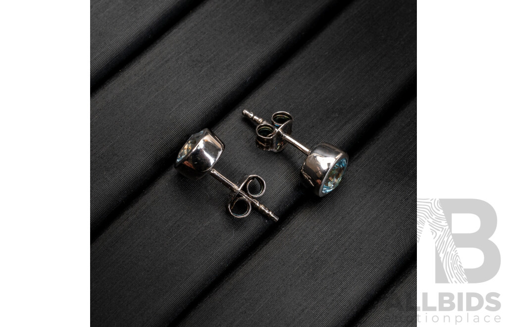 BRAND NEW - Sterling Silver Topaz Stud Earrings, 5.0mm, 1.65 Grams