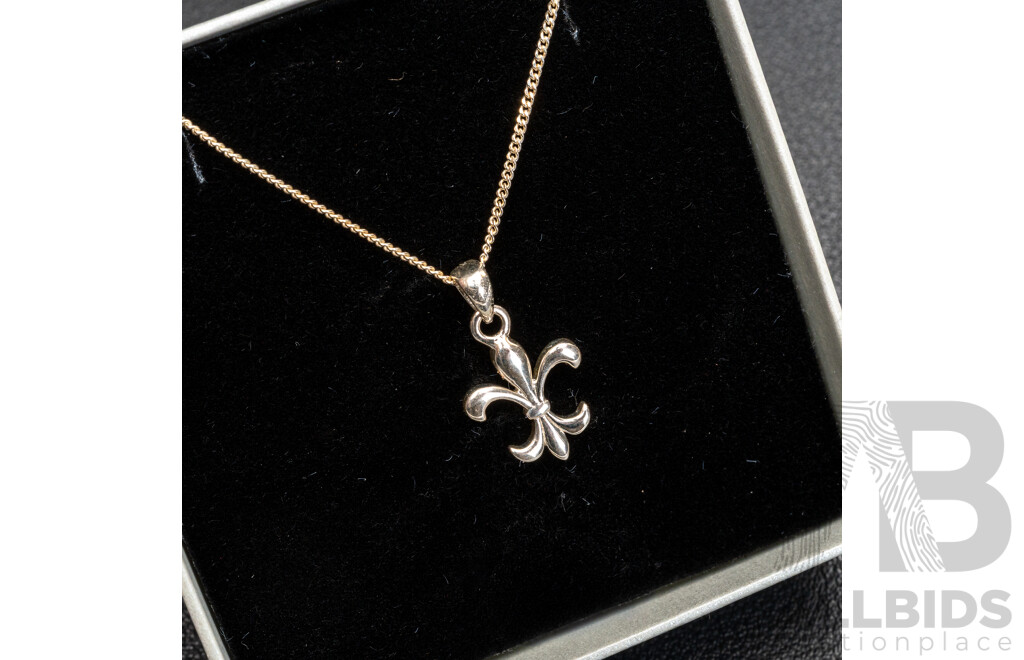BRAND NEW - Sterling Silver Fleur De Lis Pendant, 20mm, on 50cm Necklace, 2.72 Grams
