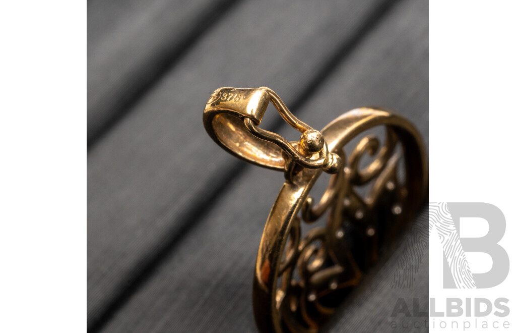 9ct Diamond Set Lotus Medallion Pendant, 20mm, 2.21 Grams