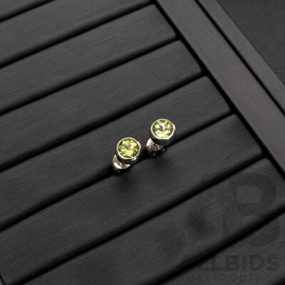 BRAND NEW - Sterling Silver Peridot Stud Earrings, 5.0mm, 1.61 Grams