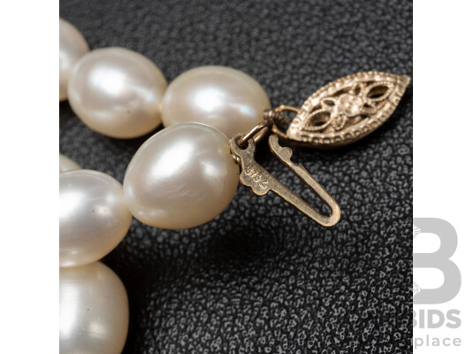 9ct Yellow Gold & Freshwater Pearl Necklace & Bracelet
