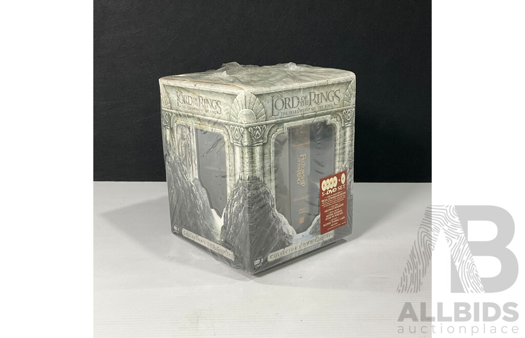 Lord of the Rings the Fellowship of the Ring Collector's Five DVD Gift Set in Original Packaging