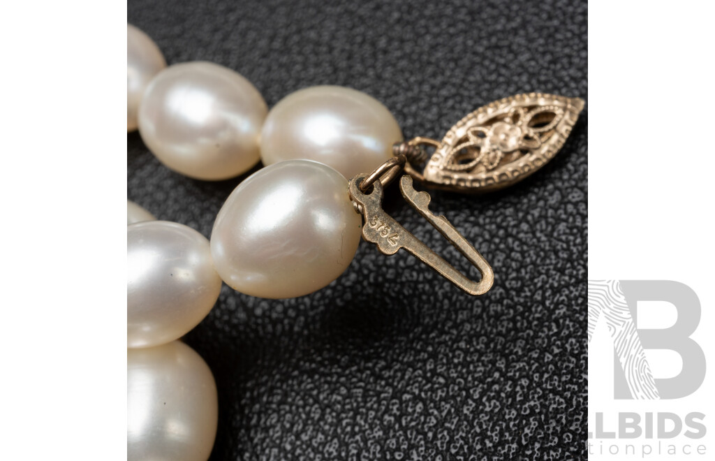 9ct Yellow Gold & Freshwater Pearl Necklace & Bracelet
