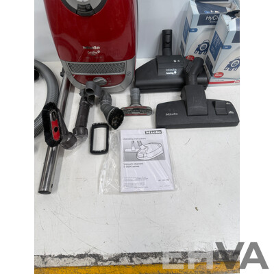 Miele - Cat & Dog S5000 Series - 2200W Electric Vacuum + Extendable Pole/Hose + 2x Heads/Various Attachments + 3x Opened Filter Boxes