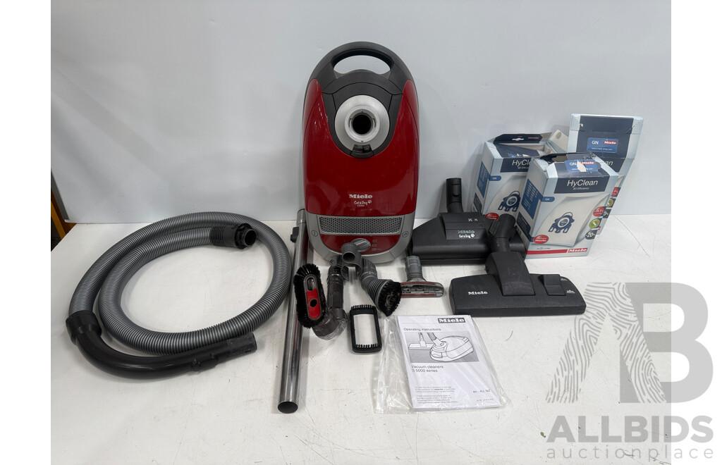 Miele - Cat & Dog S5000 Series - 2200W Electric Vacuum + Extendable Pole/Hose + 2x Heads/Various Attachments + 3x Opened Filter Boxes