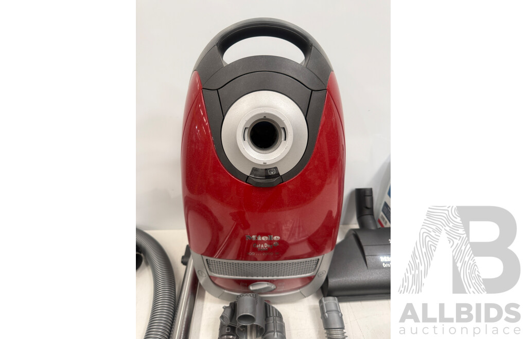 Miele - Cat & Dog S5000 Series - 2200W Electric Vacuum + Extendable Pole/Hose + 2x Heads/Various Attachments + 3x Opened Filter Boxes
