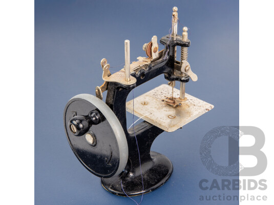 Vintage Hand Cranked Peter Pan Sewing Machine