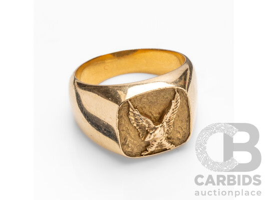 9ct Yellow Gold Signet Ring with Eagle Crest - Size U