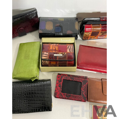Good Selection of Gently Used Varied Sized & Mostly Leather Wallets & Purses, Including JAG Brand & Others; Also Includes Unused Serenade Beverly Hills Wallet in Original Box (14)