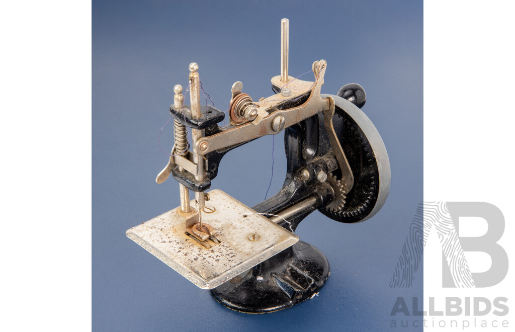 Vintage Hand Cranked Peter Pan Sewing Machine