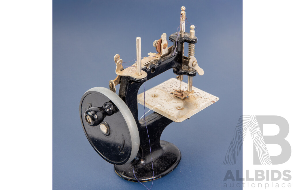 Vintage Hand Cranked Peter Pan Sewing Machine