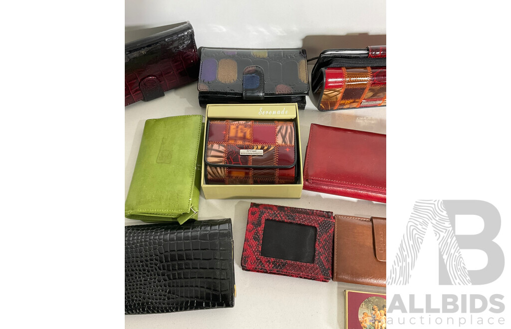 Good Selection of Gently Used Varied Sized & Mostly Leather Wallets & Purses, Including JAG Brand & Others; Also Includes Unused Serenade Beverly Hills Wallet in Original Box (14)