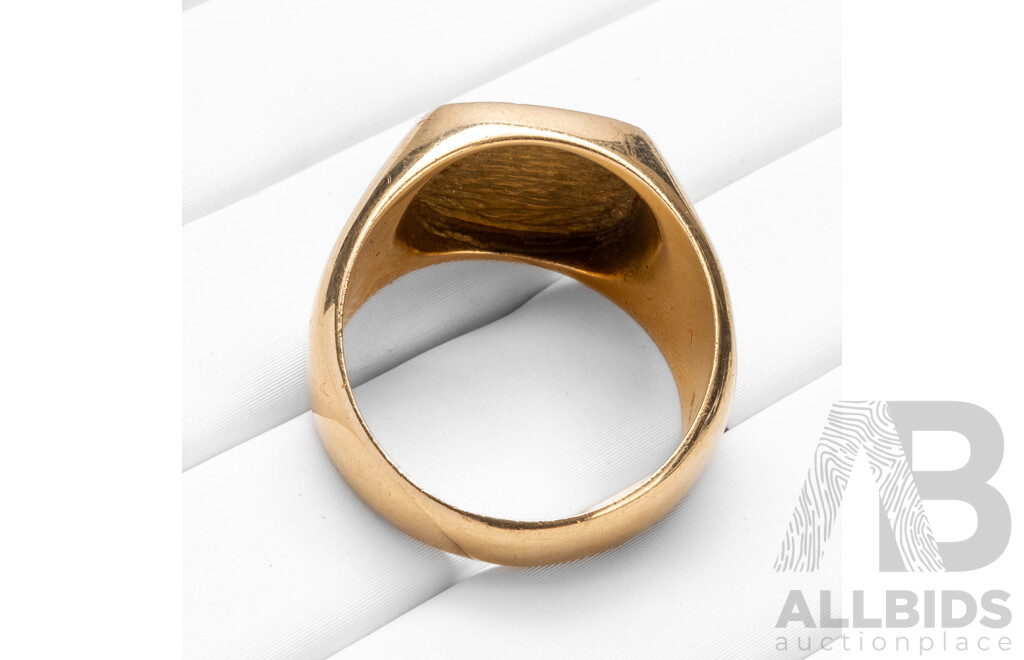 9ct Yellow Gold Signet Ring with Eagle Crest - Size U