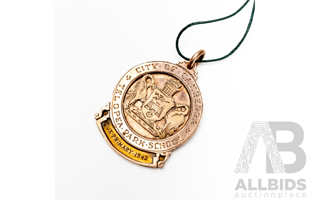 9ct Rose Gold Medal of Canberra Historical Significance, Telopea Park School 1943 - Write Up in Description