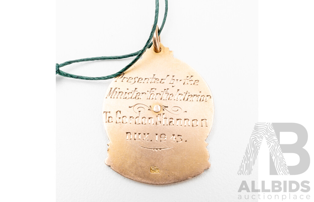 9ct Rose Gold Medal of Canberra Historical Significance, Telopea Park School 1943 - Write Up in Description