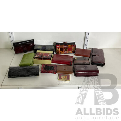 Good Selection of Gently Used Varied Sized & Mostly Leather Wallets & Purses, Including JAG Brand & Others; Also Includes Unused Serenade Beverly Hills Wallet in Original Box (14)