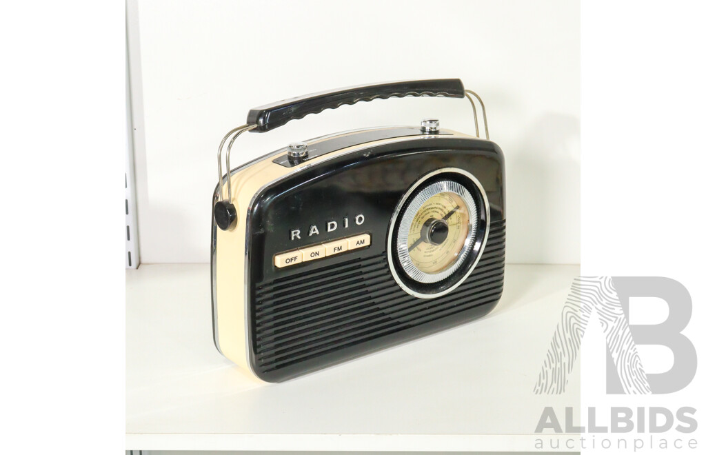 Terris Retro Style AM/FM Radio