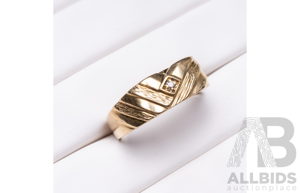 9ct Yellow Gold Diamond Signet Ring - Size T