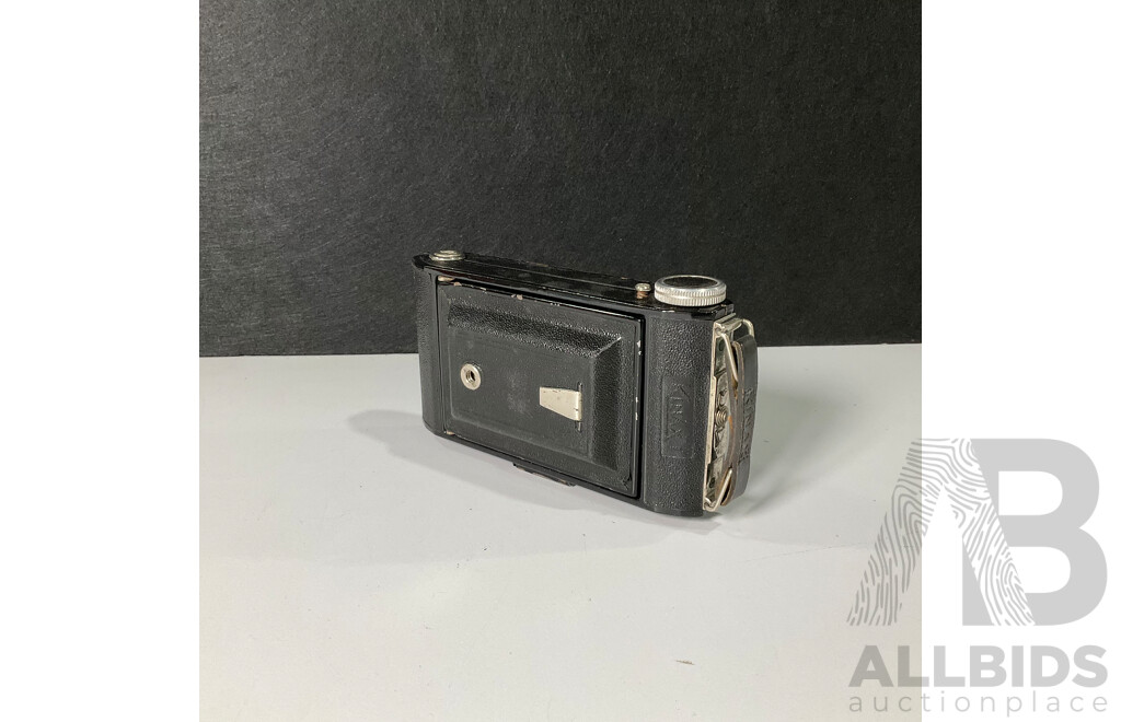 Kinax Folding Camera and Case