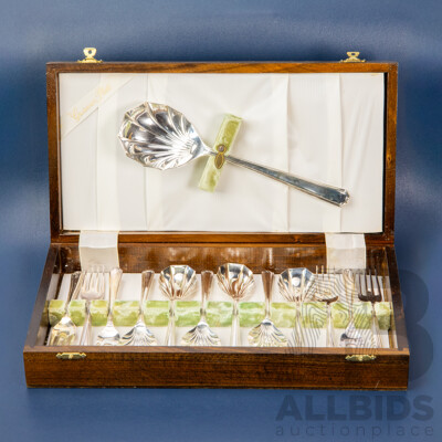 Vintage Grosvenor Delphic Dessert Set in Canteen