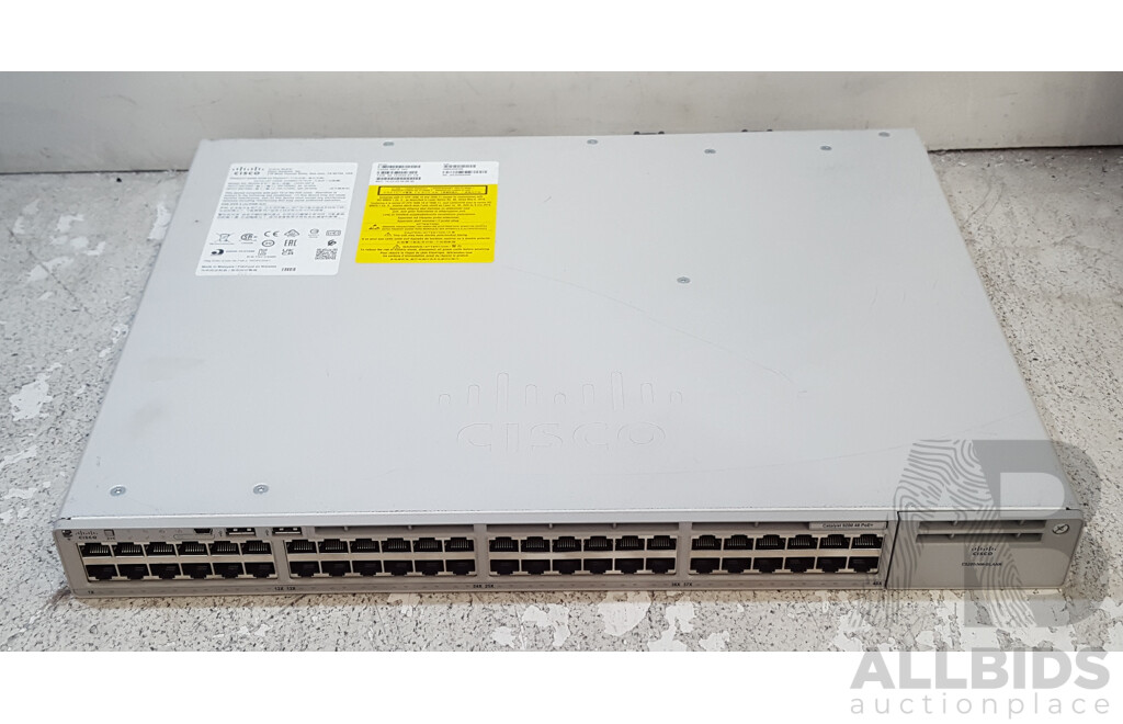 Cisco Catalyst (C9200-48P-E) 9200 48 PoE+ 48-Port Gigabit Ethernet Switch