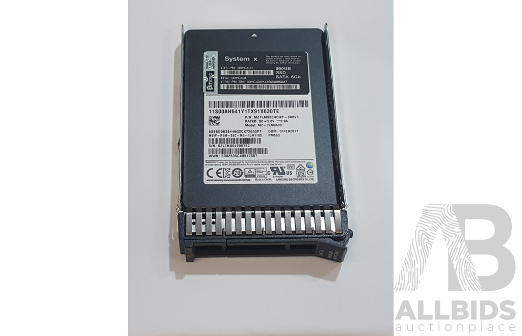 1660731 · Lenovo System x 960GB SATA 6Gbps 2.5-Inch Solid State Drive