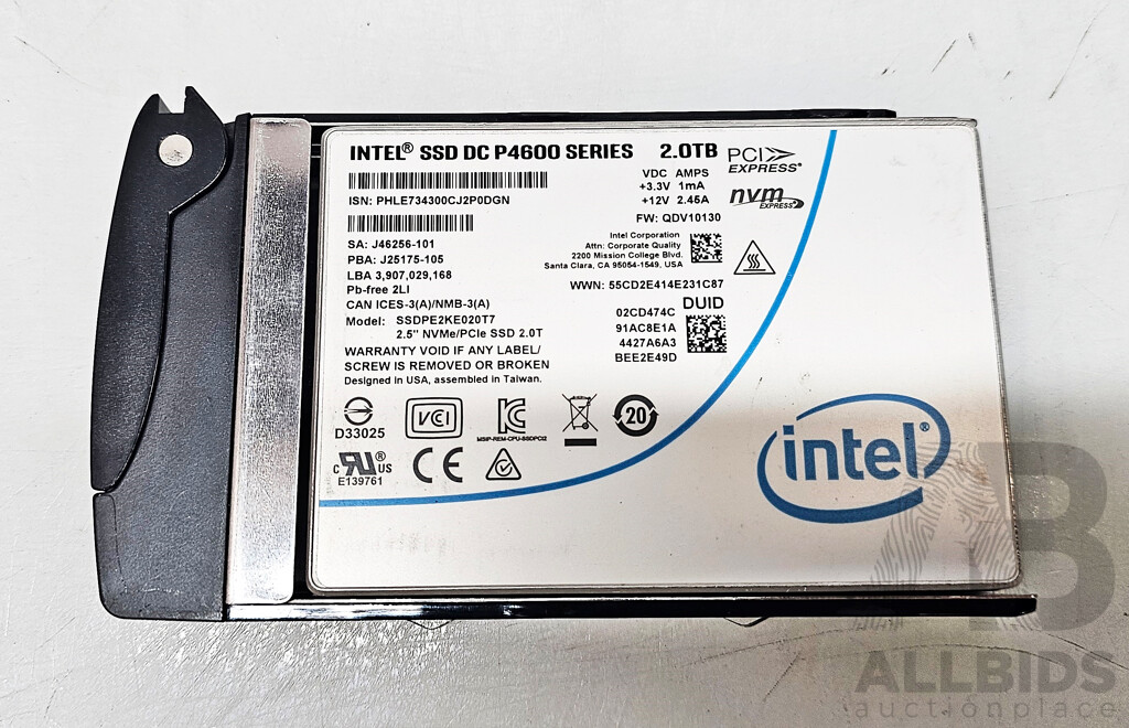 Intel (SSDPE2KE020T7) SSD DC P4600 Series 2TB NVMe 12Gbps 2.5-Inch Solid State Drive