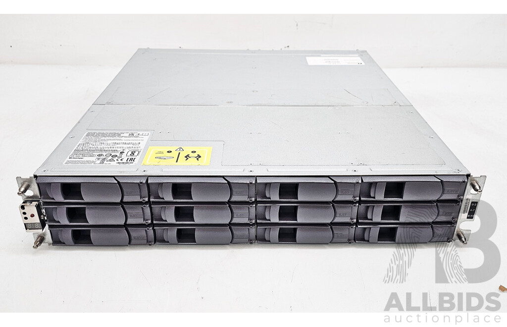 NetApp (NAJ-1502) 2RU 12-Bay Storage Array