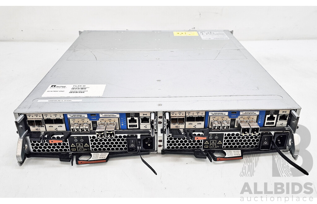 NetApp (NAJ-1502) 2RU 12-Bay Storage Array