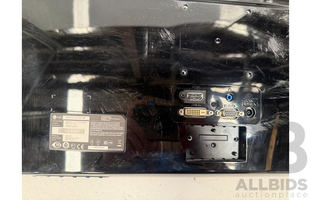 2x LG Flatron E2351VR LED 23Inch Monitors + Dual Monitor Desk Mount with USB Plugs