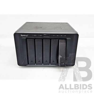 Synology (DS1515+) ReadyNAS 100 Series 5-Bay SAS Network Access Storage