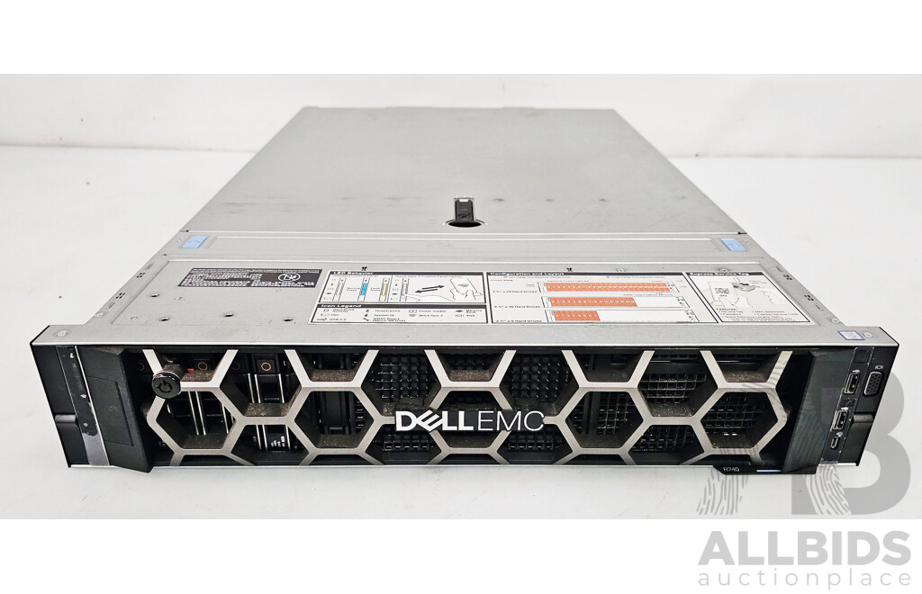 Dell EMC PowerEdge R740 Dual Intel Xeon SILVER (4114) 2.20GHz-3.00GHz 10-Core CPU 2RU Server