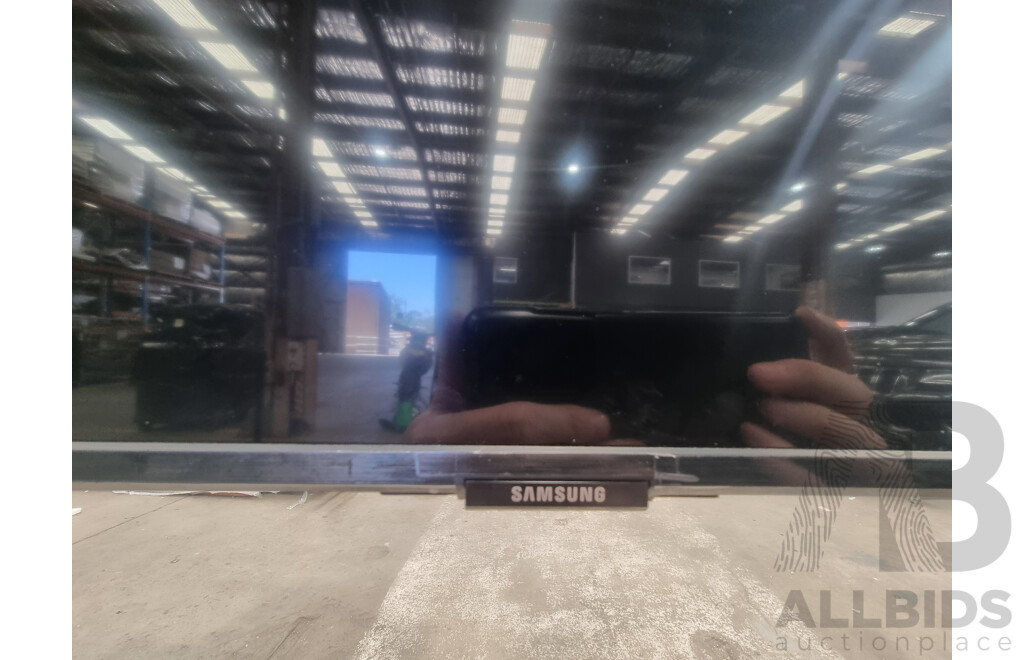 Dell OptiPlex 7470 AIO Intel Core i5 (9500) 3.00GHz-4.40GHz 6-Core CPU 23.8-Inch Touchscreen All-in-One Computer