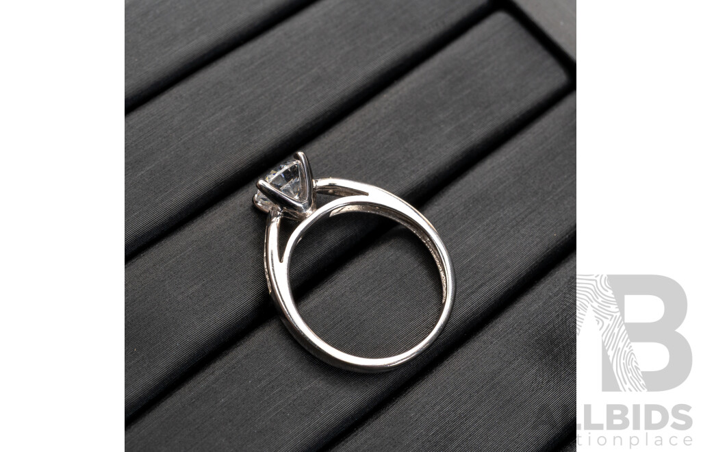 9ct White Gold Cubic Zirconia Solitaire Ring, Size L, 2.68 Grams