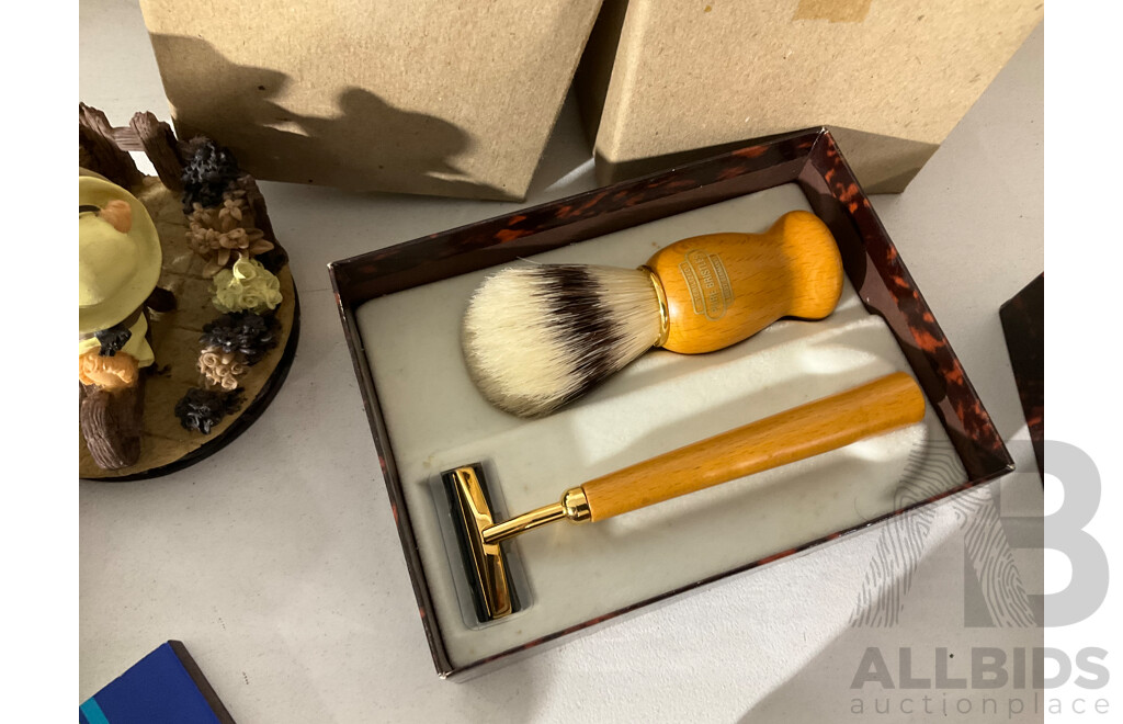 Vintage Kodak Instamatic 25, Boxed David Jones German Gent's Razor and Brush, Two 1981 Charles and Diana Wedding Mugs, Musical Tins, Resin Lover Bears