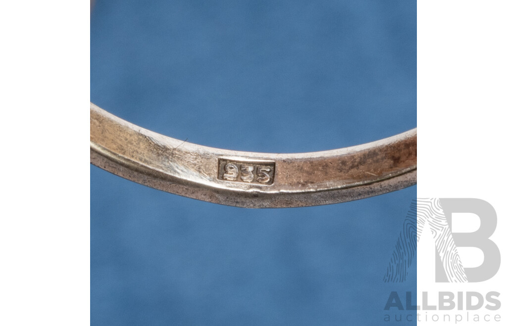 935 Silver Ring with Princess Cut Topaz - Size O