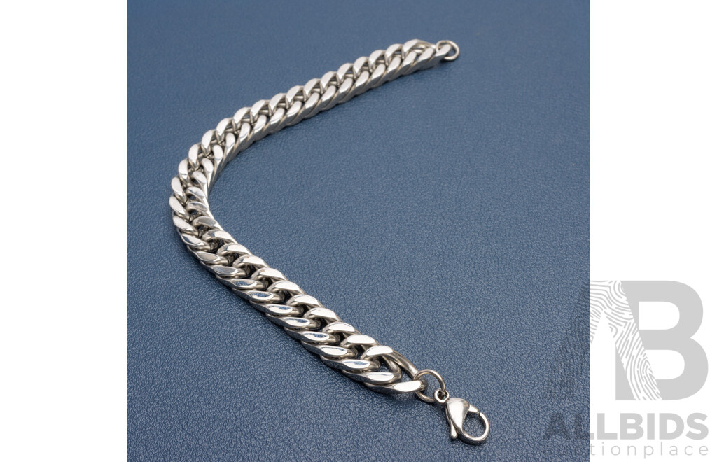 Stainless Steel Heavy Cuban Link Bracelet. Length - 20.5cms
