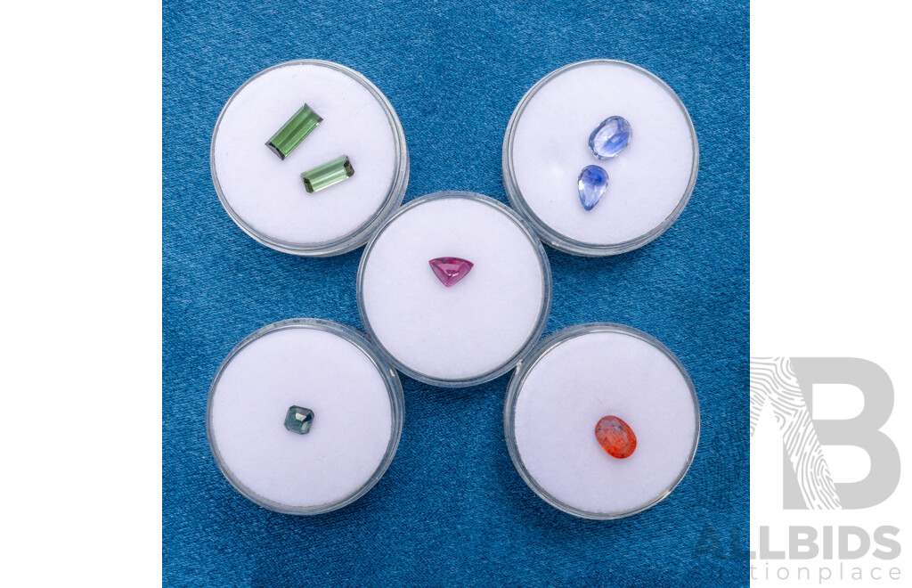 Collection of Gemstones. Sapphires, Tourmalines, Garnet - Lot of 7