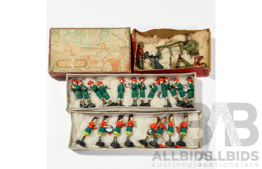 Vintage Crescent Toys Cast Lead British Infantry Men, Made in England with Plastic Male and Female Band Players