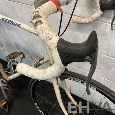 Vintage Giant Kronos Road Bike